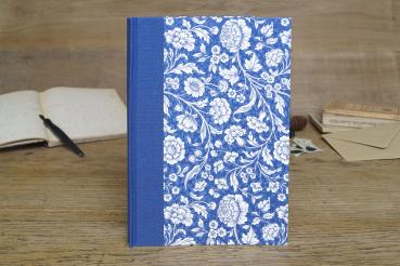 Preview: Hardcover-Zeichenbuch, blauer Einband mit weißen Blumen, Leinenrücken blau
